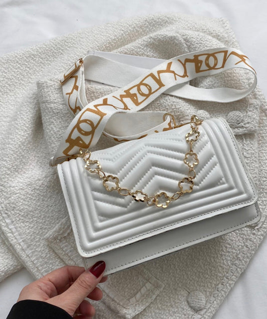 Leather Shoulder Bag V-shaped Chevron Quilted Crossbody Bag With Gold Flower Metal Chain